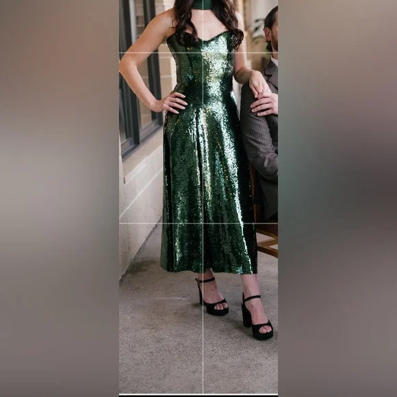 Markarian Veronica Emerald Green Sequined Midi Dress With Neck Scarf - www.rajagirimanappuram.com Markarian Veronica Emerald Green Sequined Midi Dress With Neck Scarf - www.rajagirimanappuram.com